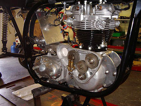 Triton 650 Bonneville E/Gt