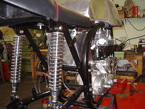 Triton 650 Bonneville E/Gt