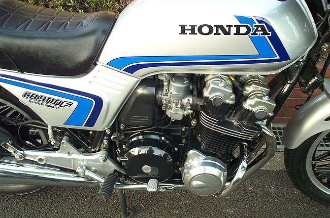 CB900F