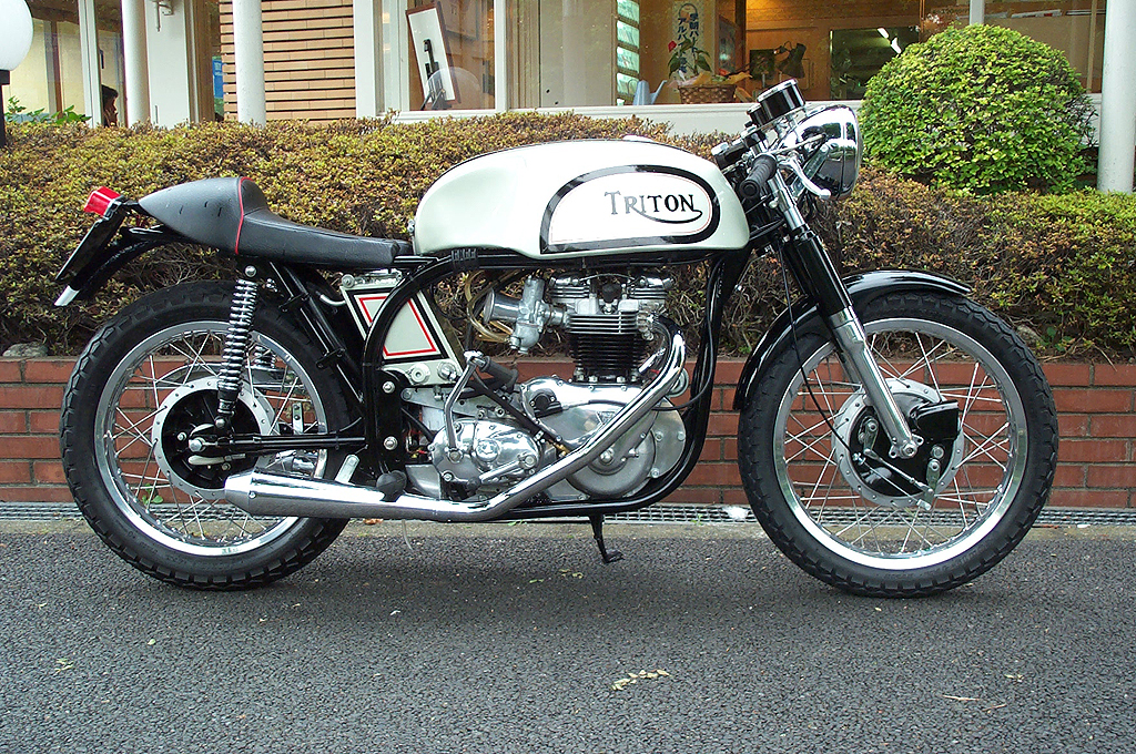Triton 650 kʑEG^Bonneville haedtl