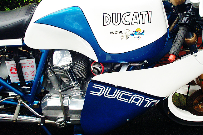 Ducati 900 MHR-Custom