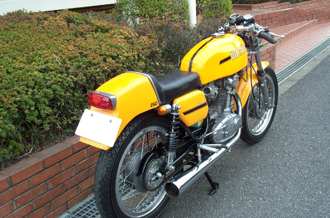 Ducati 250 Desmo 