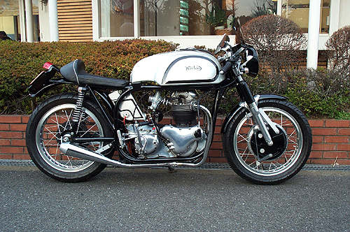 Norton 750 Custom Cafe-Racer