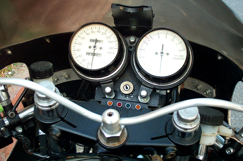 Ducati 900 Desmo Custom.