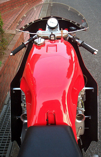 MV AGUSTA/MAGNI 861〔フルカウル付レーサー/再生新車〕