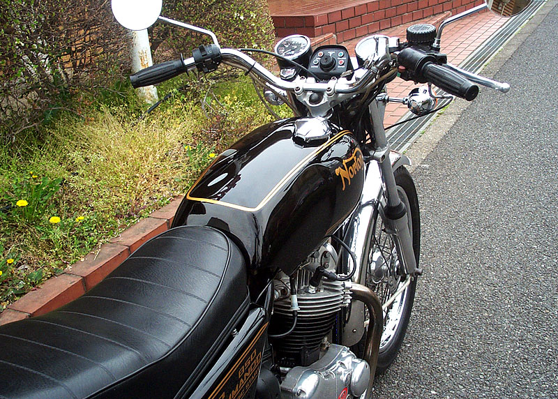 Norton 850 Commando