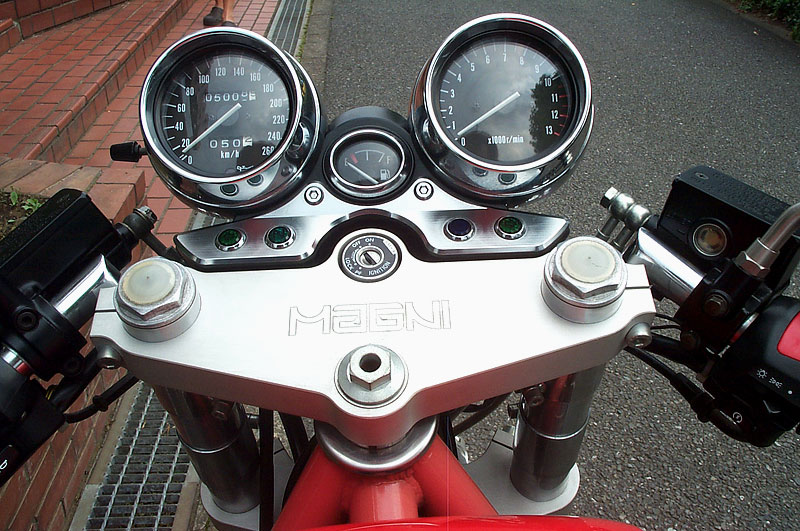 MAGNI 1200S〔限定生産/新同車〕