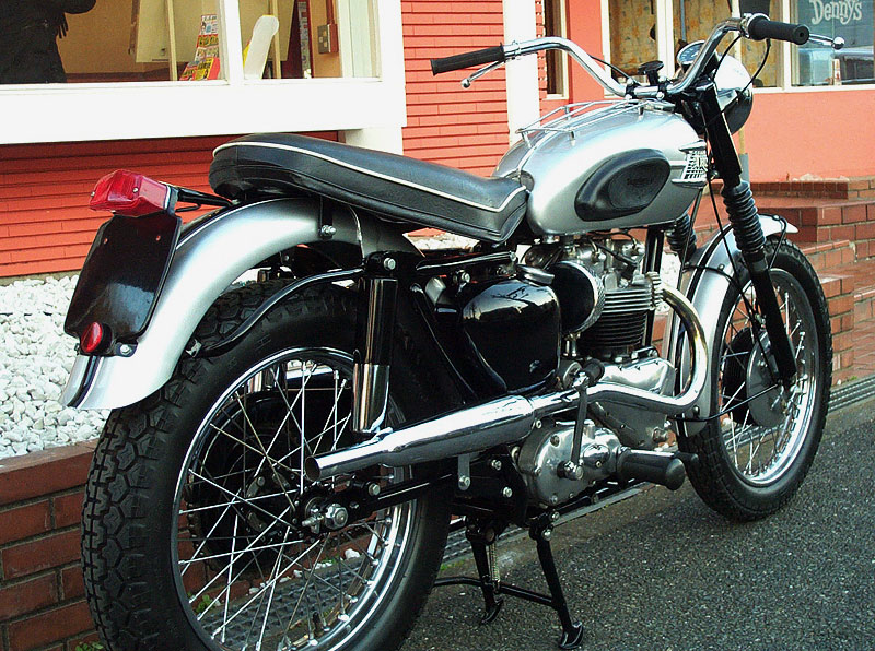 Triumph 6Tk650/Boneville Twin headtl