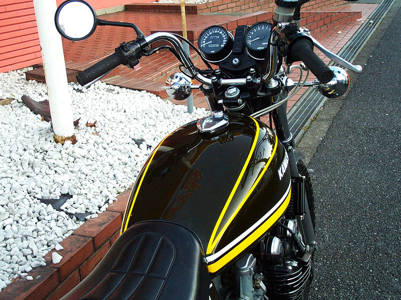 KZ1000