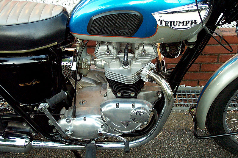 Triumph TR-6 Trophyk650l 