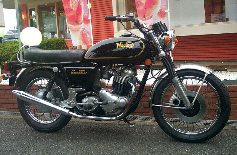 Norton Commando 850 Interstate