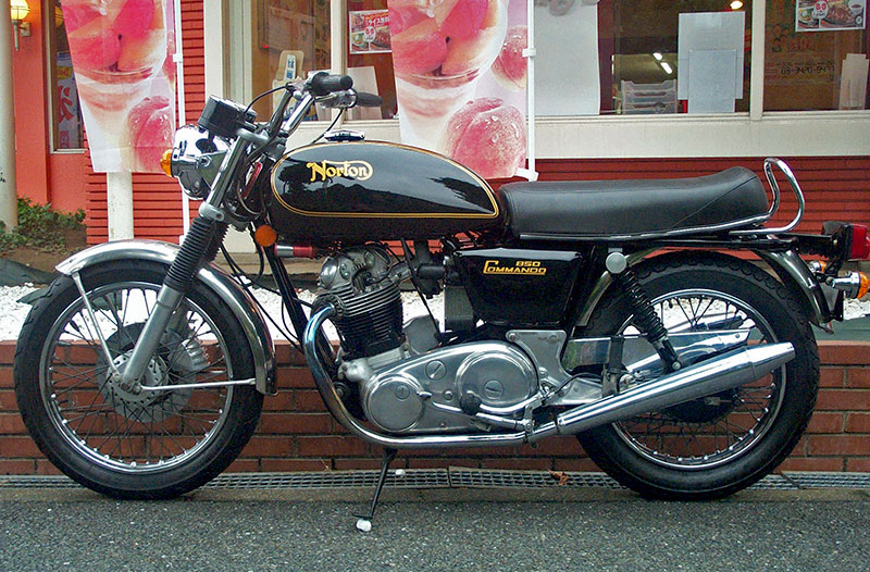 Norton Commando 850 Interstate