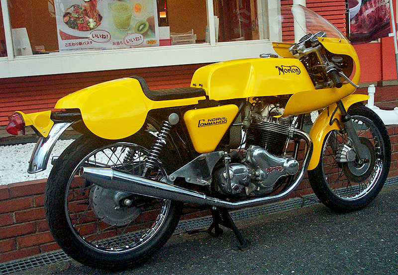 Norton@Commando 850 Caffe-Racer