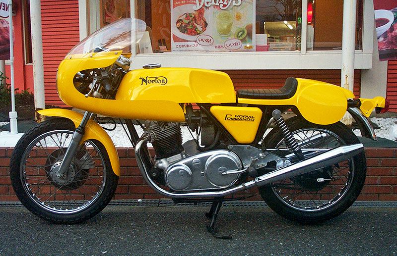 Norton@Commando 850 Caffe-Racer