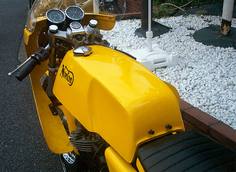 Norton@Commando 850 Caffe-Racer