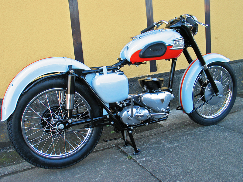 Triumph T120 First Bonneville k59N/ĐV!!l
