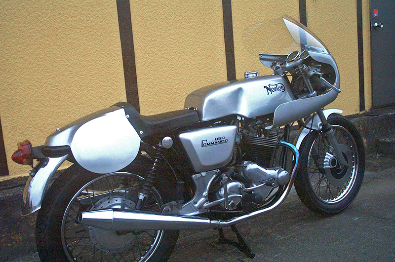 m@Commando 850 Caffe-Racer