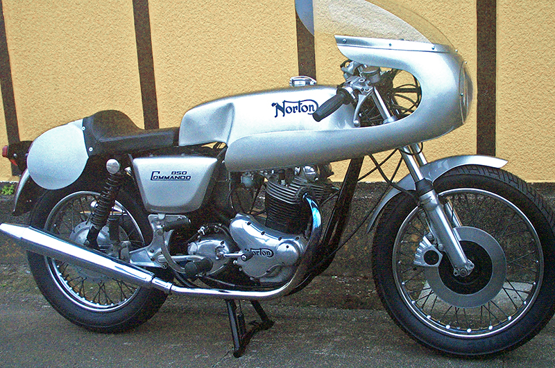 m@Commando 850 Caffe-Racer