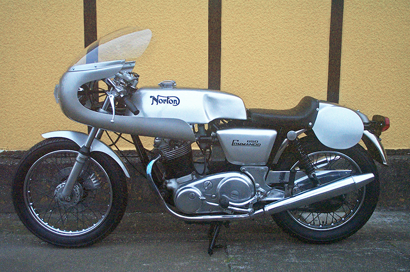 m@Commando 850 Caffe-Racer