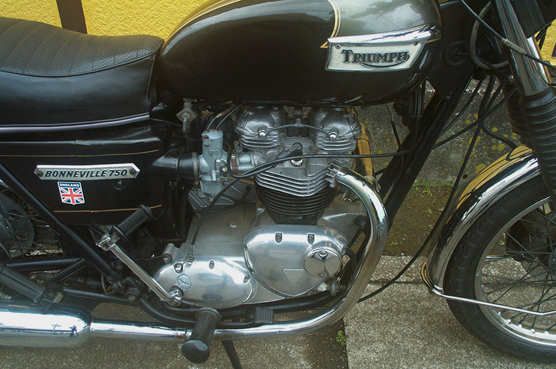 Triumph T140Vk750l