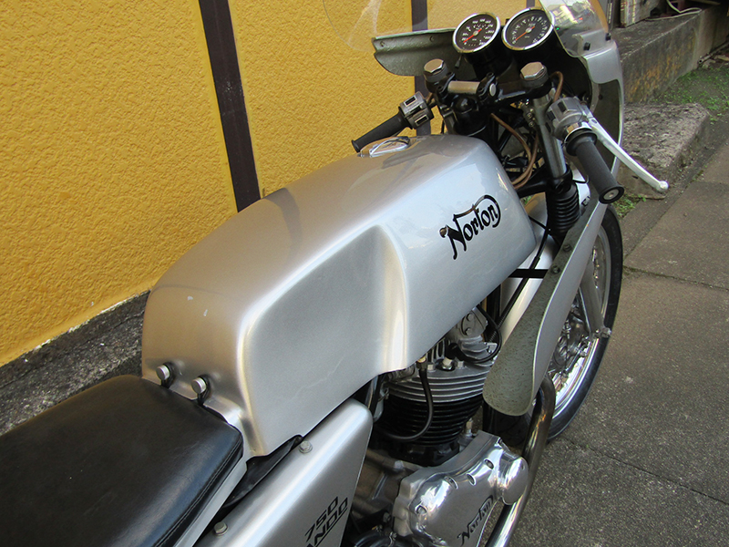 Norton Commando 750 Caffe-Racer