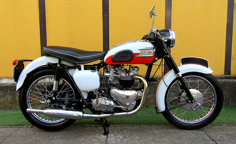 Triumph T120R�k650�lFirst Bonneville