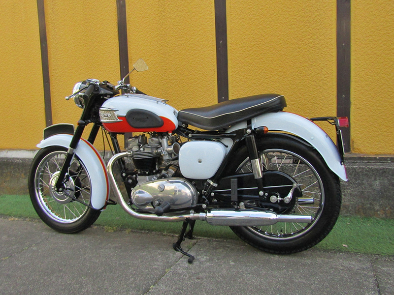 Triumph T120R�k650�lFirst Bonneville