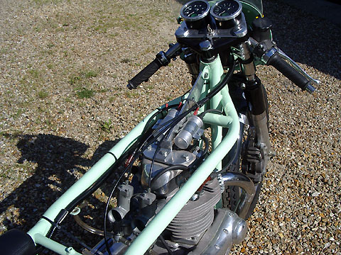 Norton 750 Custom Cafe-Racer