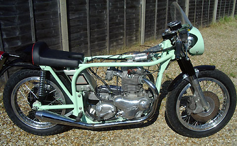 Norton 750 Custom Cafe-Racer