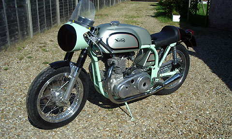 Norton 750 Custom Cafe-Racer