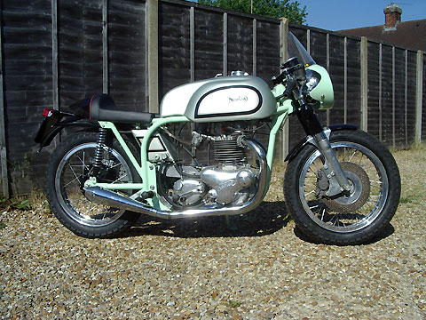 Norton 750 Custom Cafe-Racer