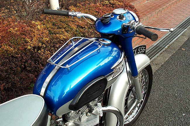 Triumph T110 (650) Tiger Bathtub
