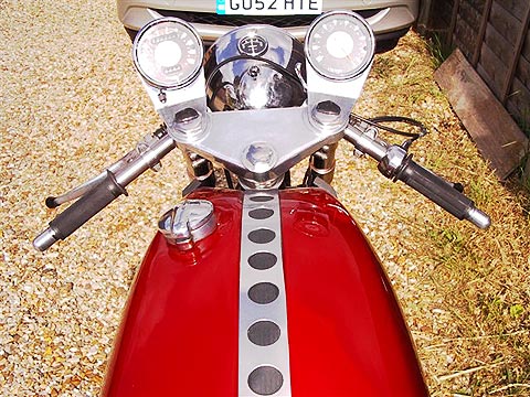 Triton 650 Bonneville EGt