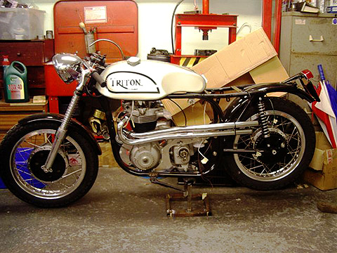 Triton 650 Bonneville E/Gt 