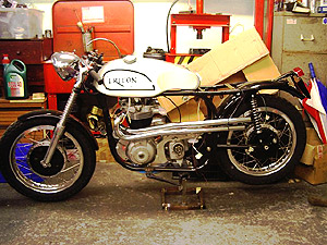 Triton 650 Bonneville E/Gt 