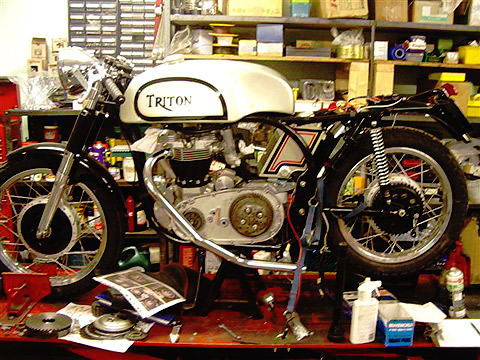 Triton 650 Bonneville E/Gt 
