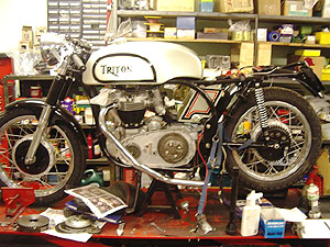 Triton 650 Bonneville E/Gt 