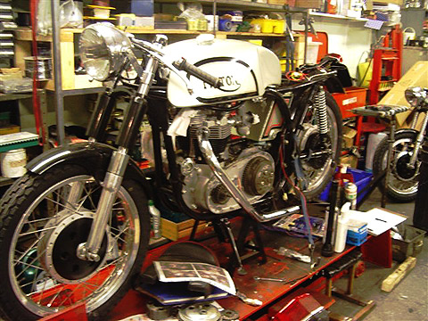 Triton 650 Bonneville E/Gt 