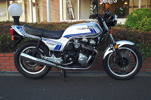 CB900F