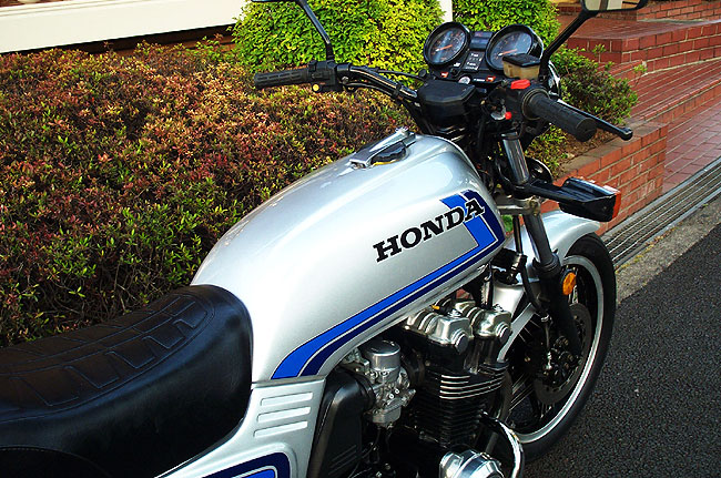 CB900F